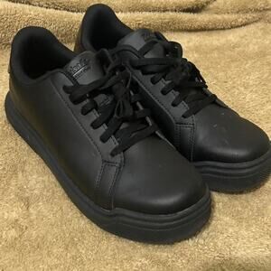 Tredsafe womens jenna slip resistant shoes